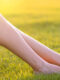 Gambe femminili, ritenzione idrica cause e rimedi naturali